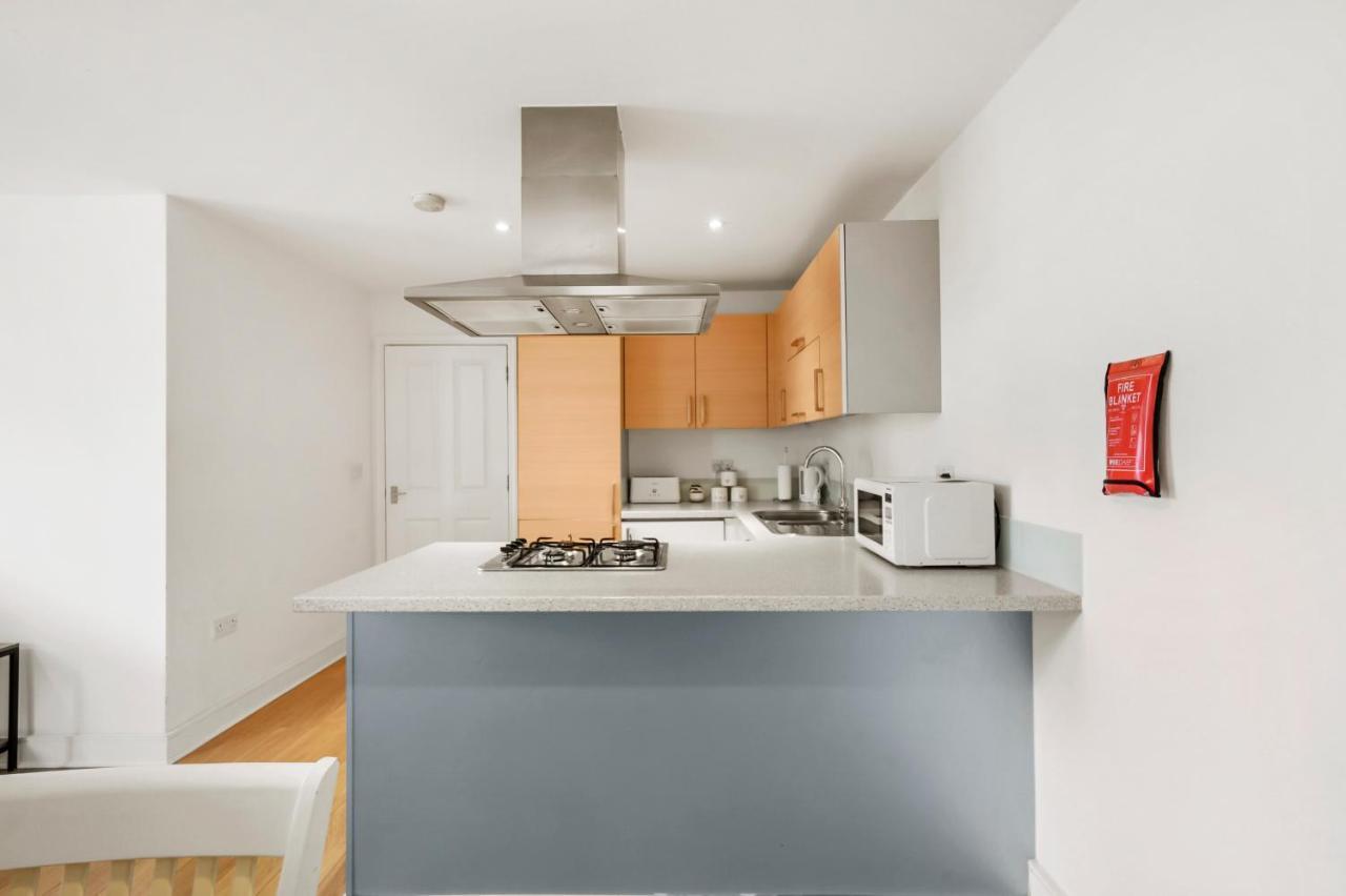 Luxnightzz - Two Bed - Close To North Station And Hospital โคล์เชสเตอร์ ภายนอก รูปภาพ