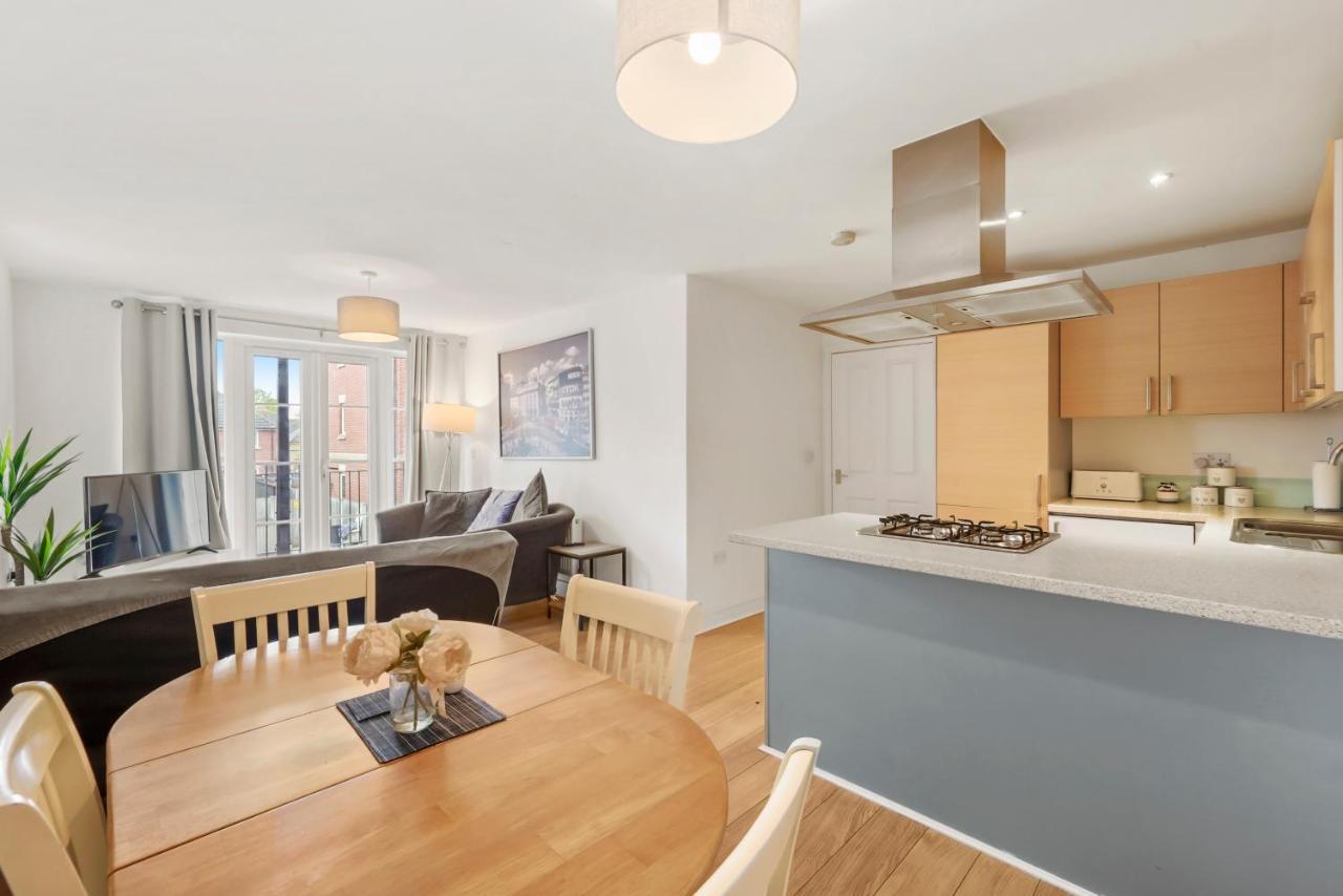 Luxnightzz - Two Bed - Close To North Station And Hospital โคล์เชสเตอร์ ภายนอก รูปภาพ