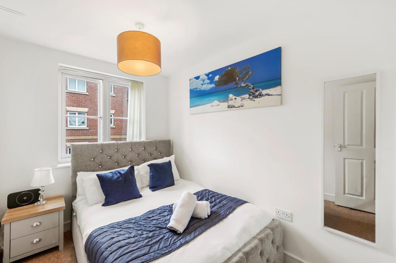 Luxnightzz - Two Bed - Close To North Station And Hospital โคล์เชสเตอร์ ภายนอก รูปภาพ
