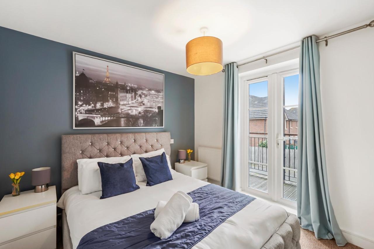 Luxnightzz - Two Bed - Close To North Station And Hospital โคล์เชสเตอร์ ภายนอก รูปภาพ